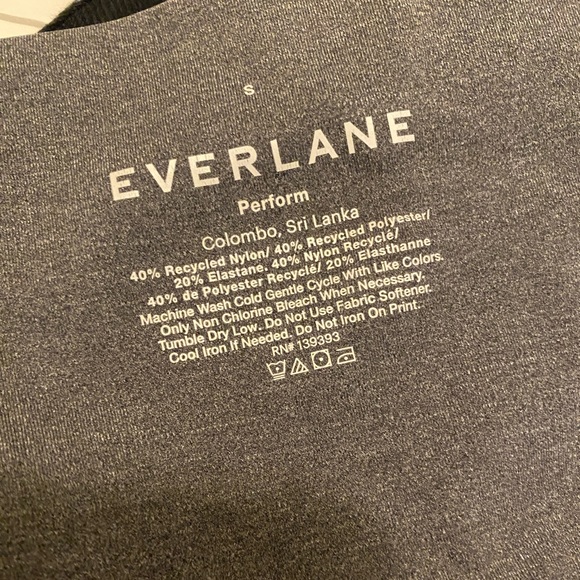 BNWT Everlane Bike Shorts Perform Dark Grey - Picture 5 of 5